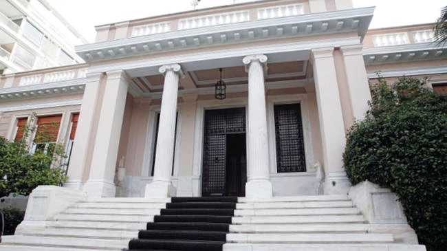 Ποιο είναι το golden boy του Μαξίμου με αμοιβή 200.000 ευρώ